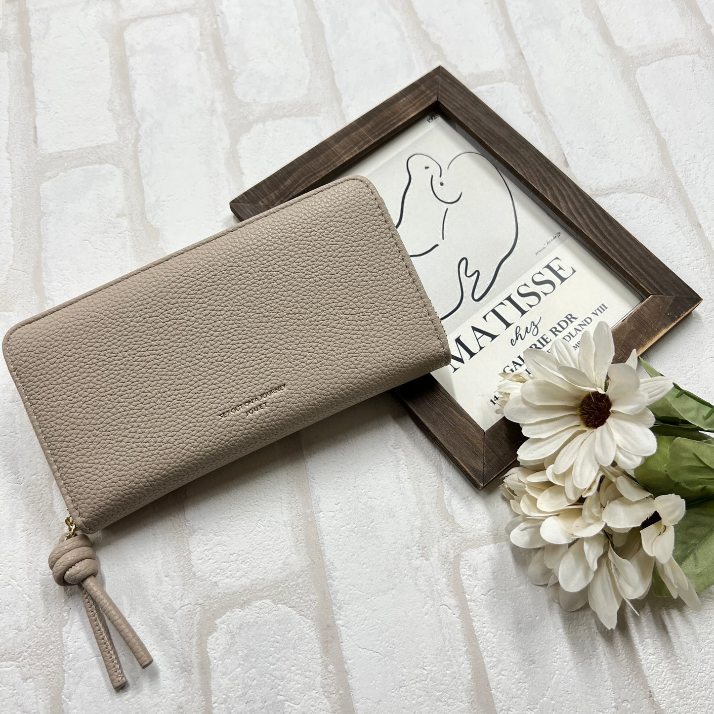 J6842 ストラップ長財布