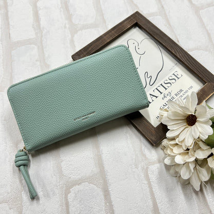 J6842 ストラップ長財布