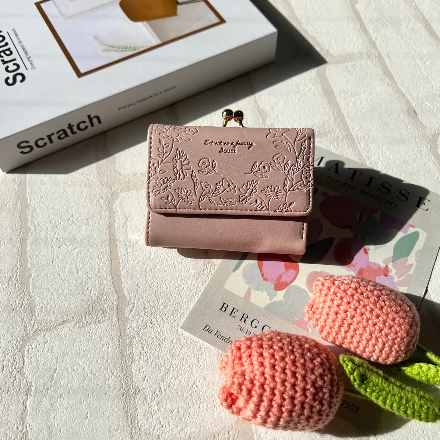 J6852 花素押しがま口財布