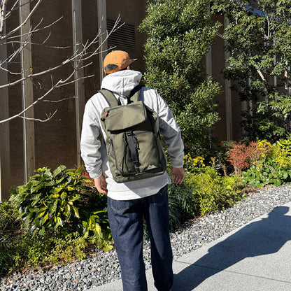 B8203 BODユーティリティーフラップリュック