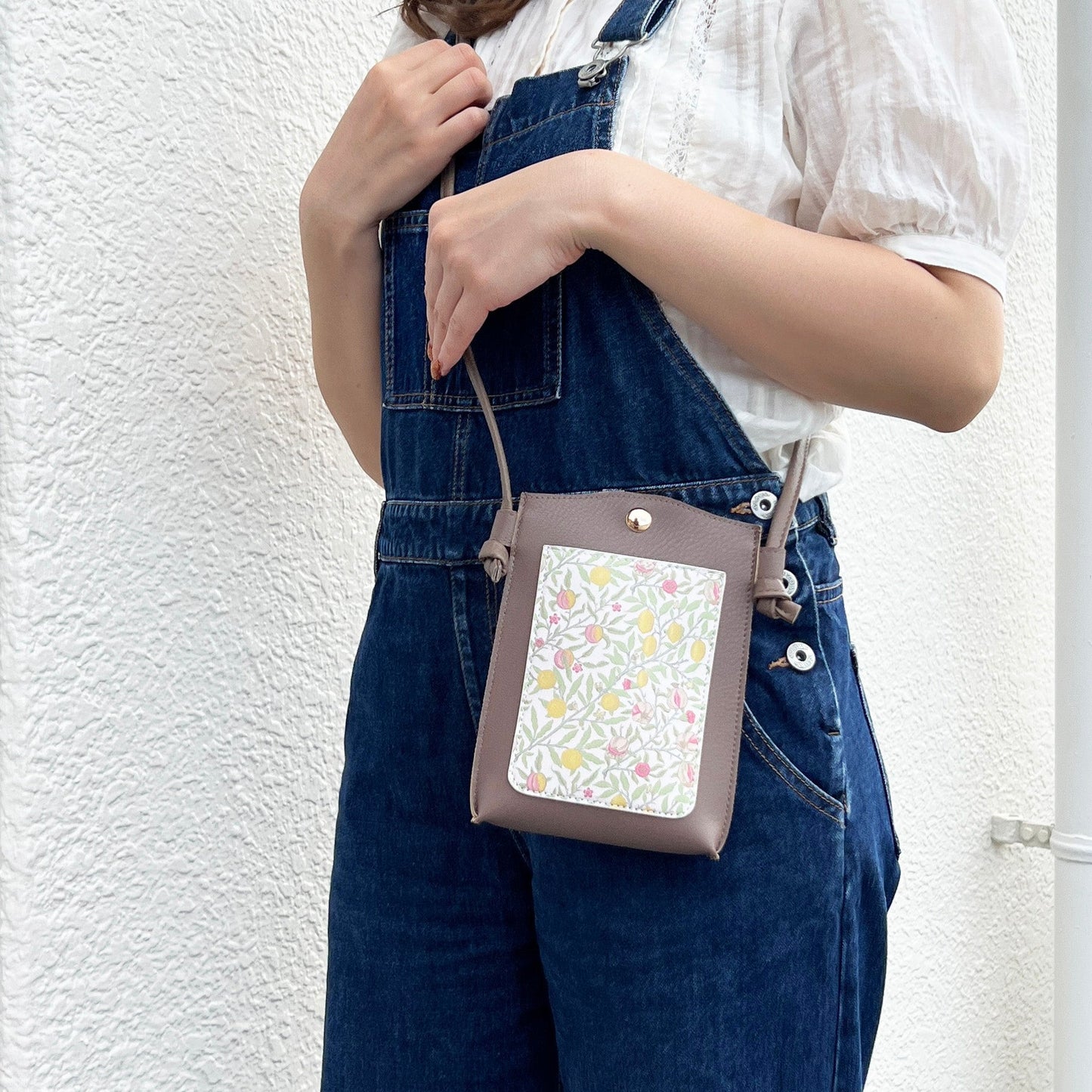 J6615アートプリントスマホショルダー