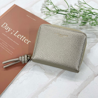 【新色登場】J6841 ストラップ２つ折り財布