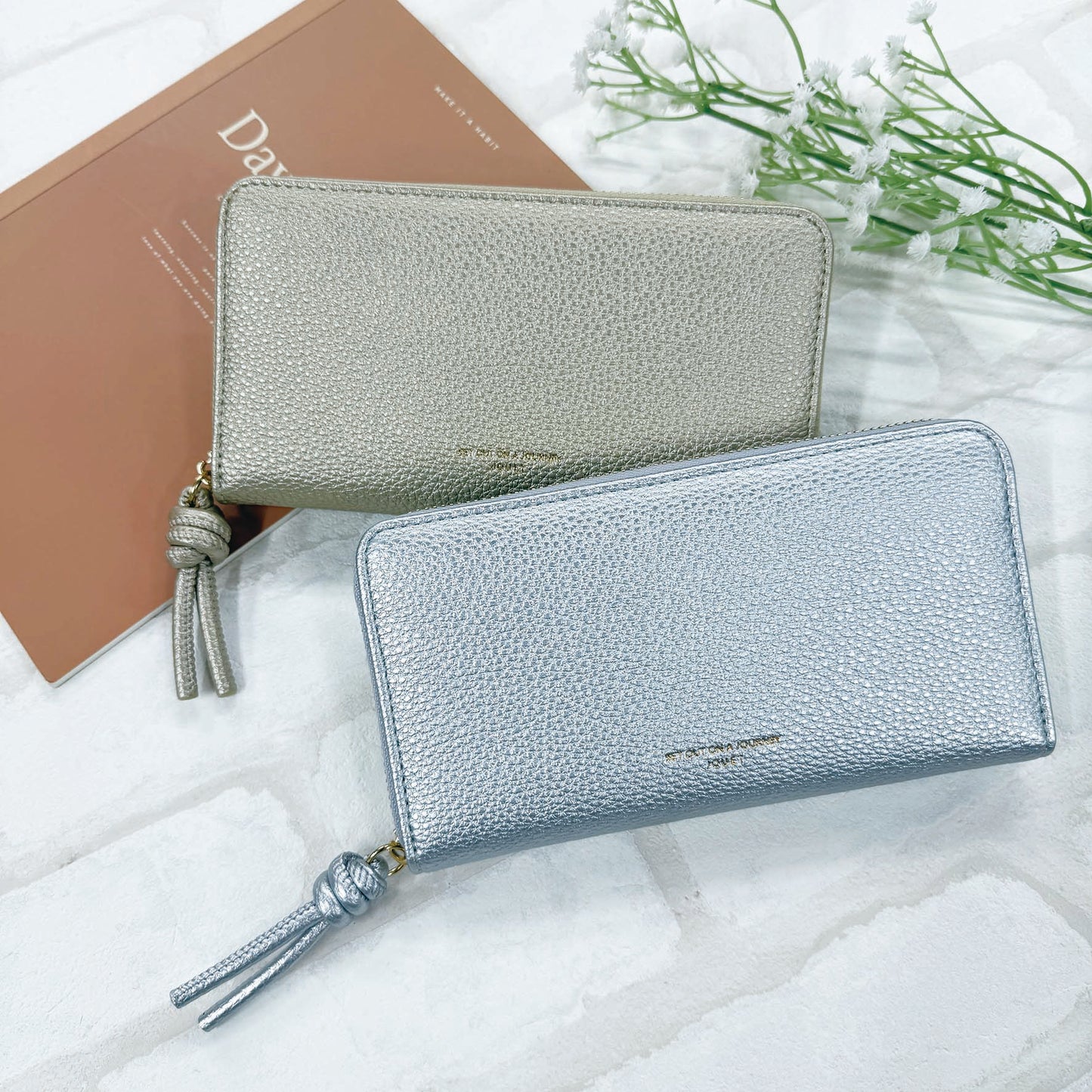 【新色追加】J6842 ストラップ長財布