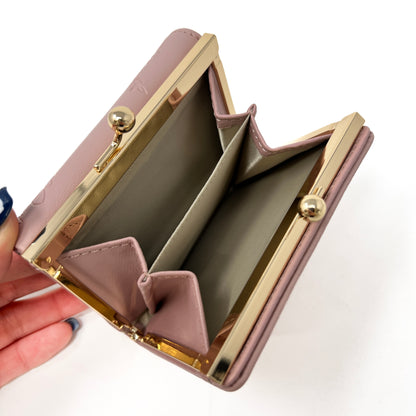J6852 花素押しがま口財布