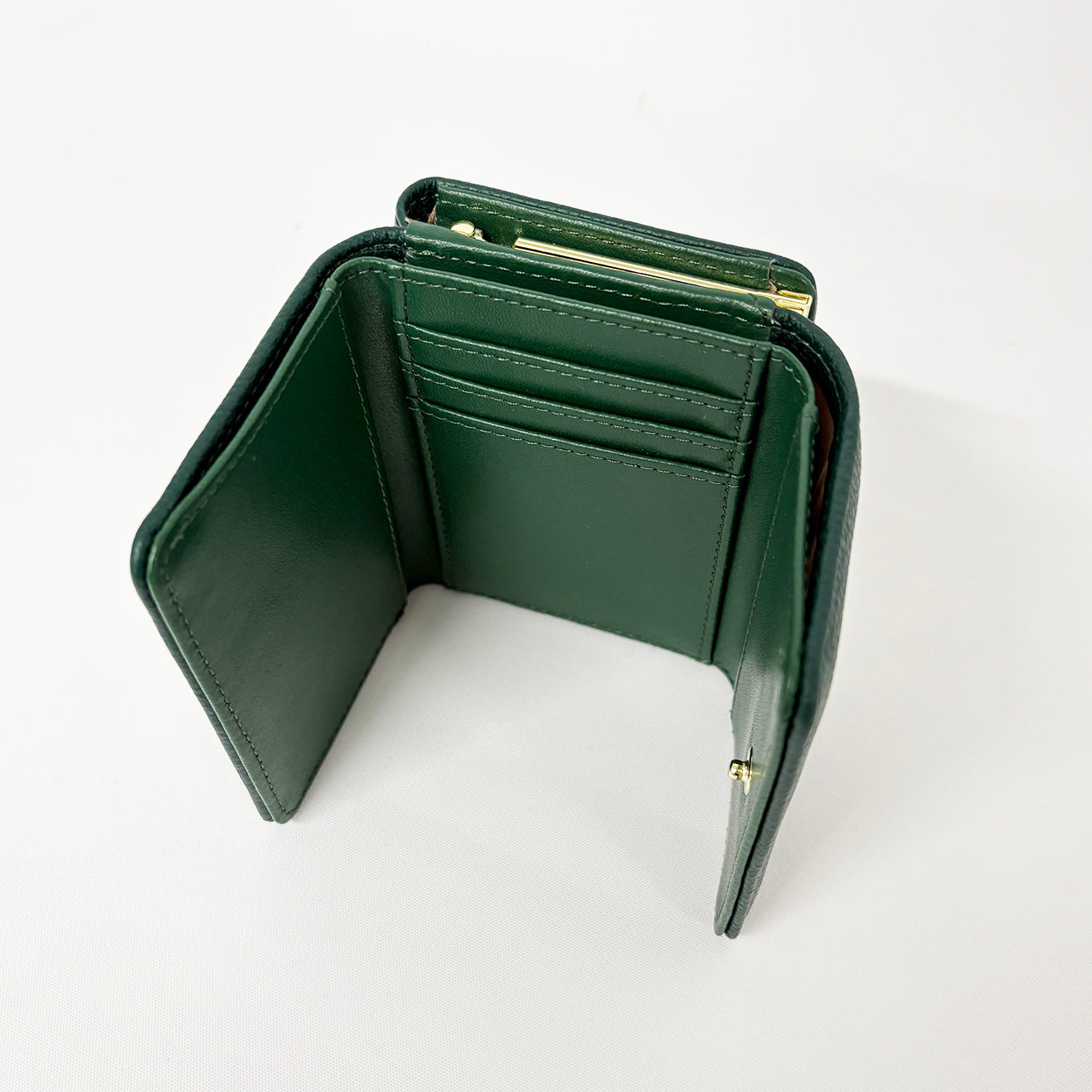 J6953 シュリンクがま口財布