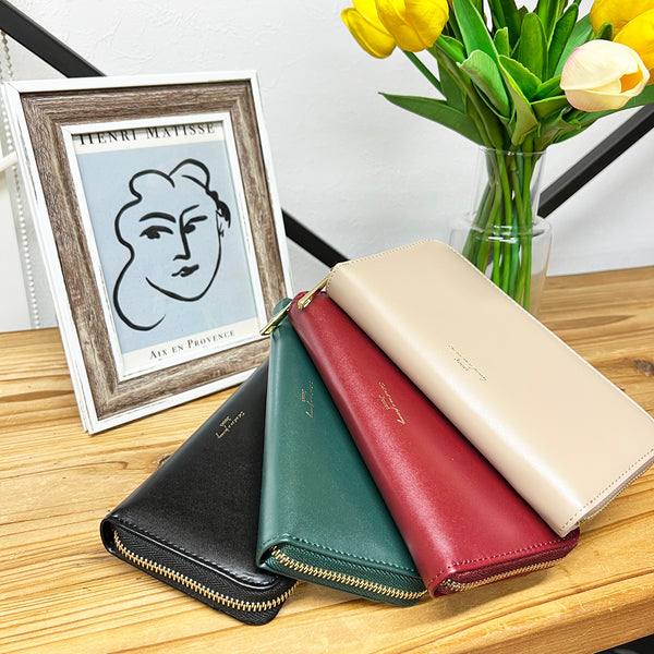 J7143 グロッシー長財布