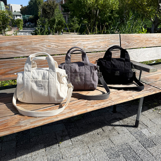 J7621 プリントロゴミニボストン