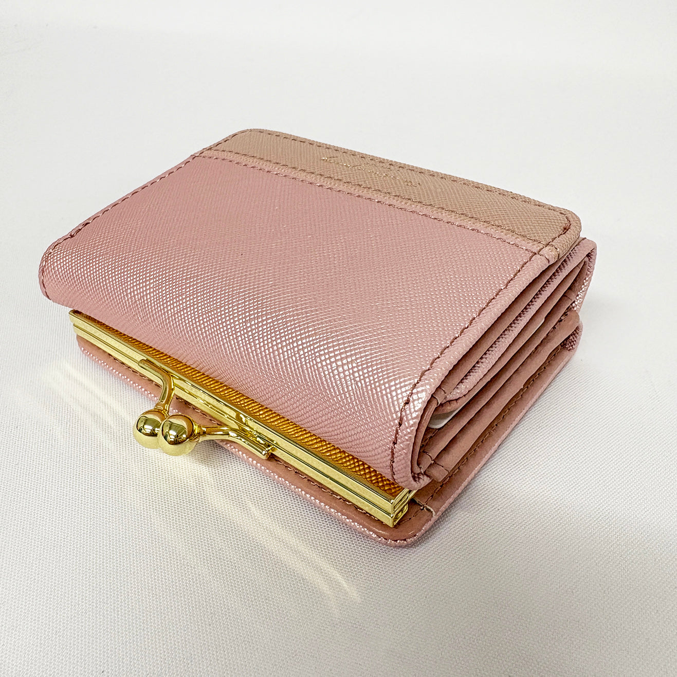 J7361 ラメ角シボ合皮がま口財布