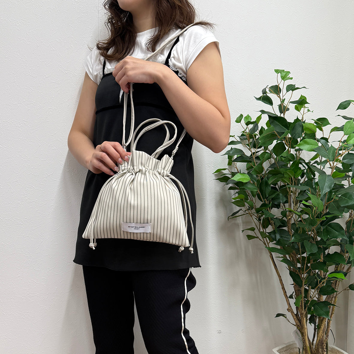 J7393 合皮巾着ショルダー