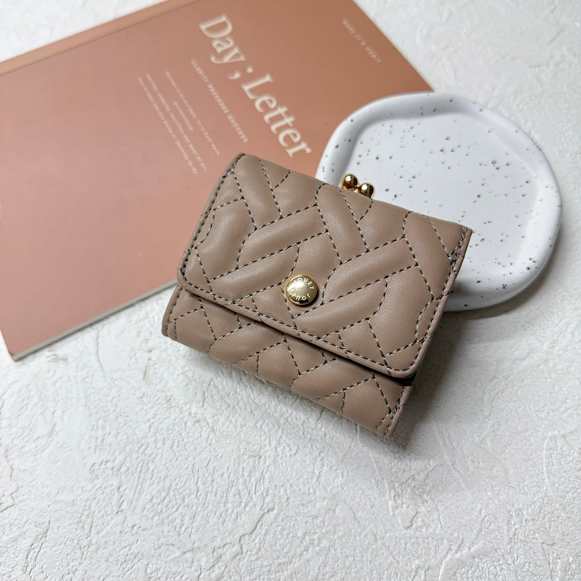 J7481 ケーブルキルトがま口財布