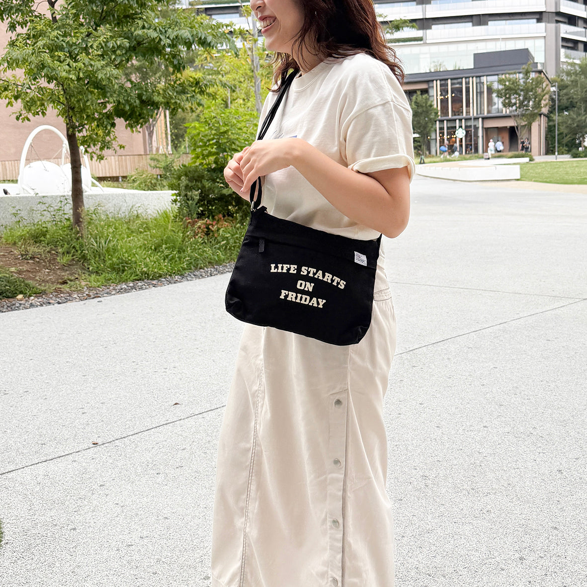 J7521 カレッジロゴミニショルダー