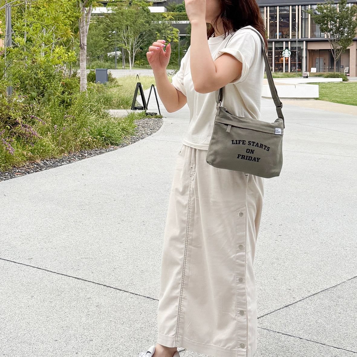 J7521 カレッジロゴミニショルダー