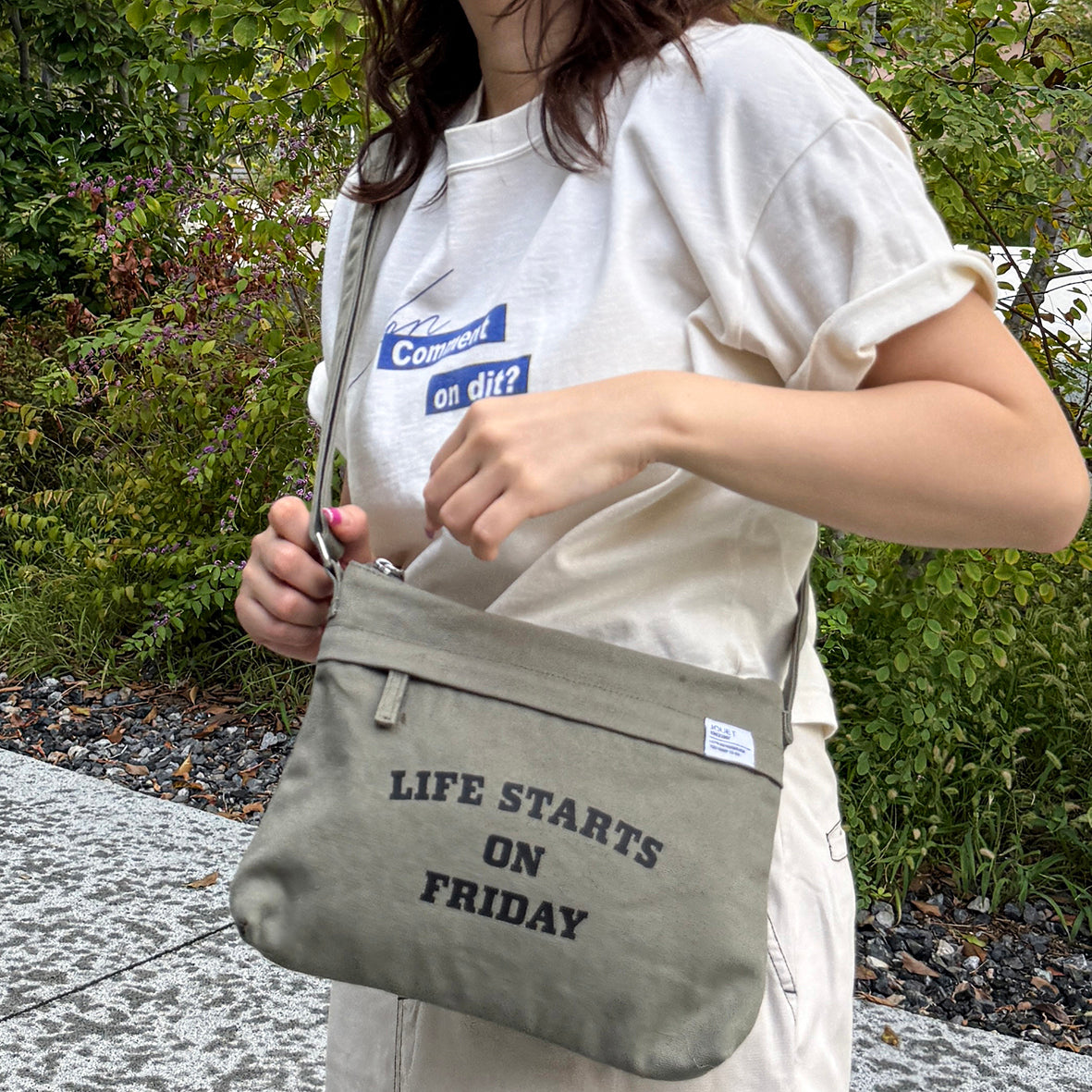 J7521 カレッジロゴミニショルダー