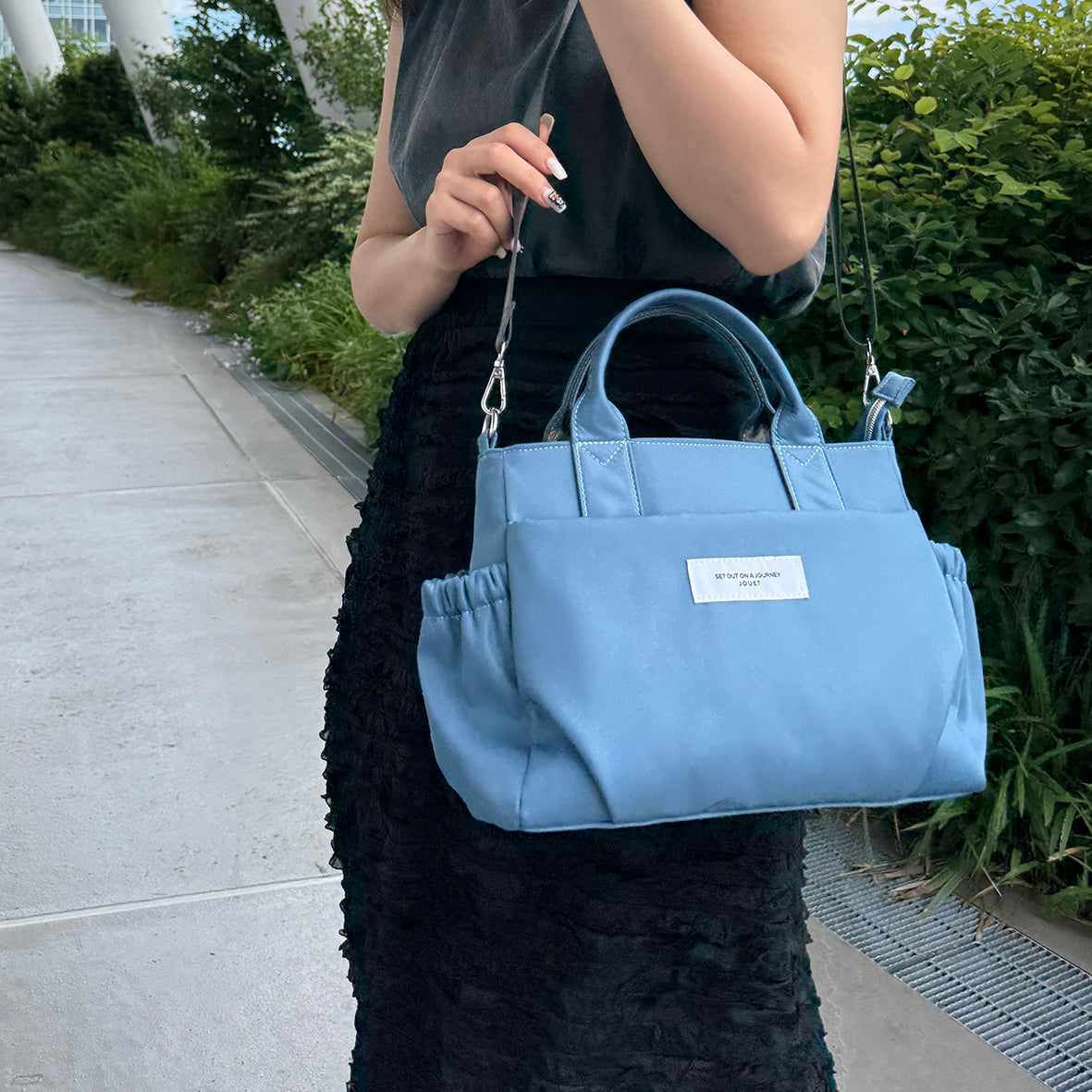 J7562 微光沢10ポケット2WAYトート