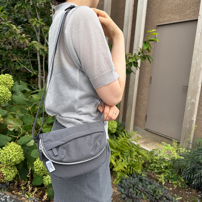 J7581 ハーフムーンミニショルダー