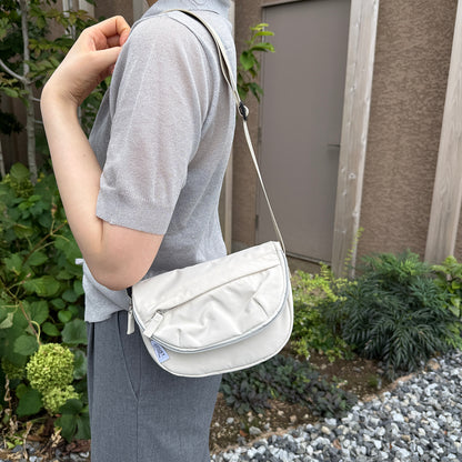 J7581 ハーフムーンミニショルダー