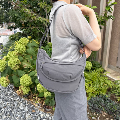 J7582 ハーフムーンショルダー