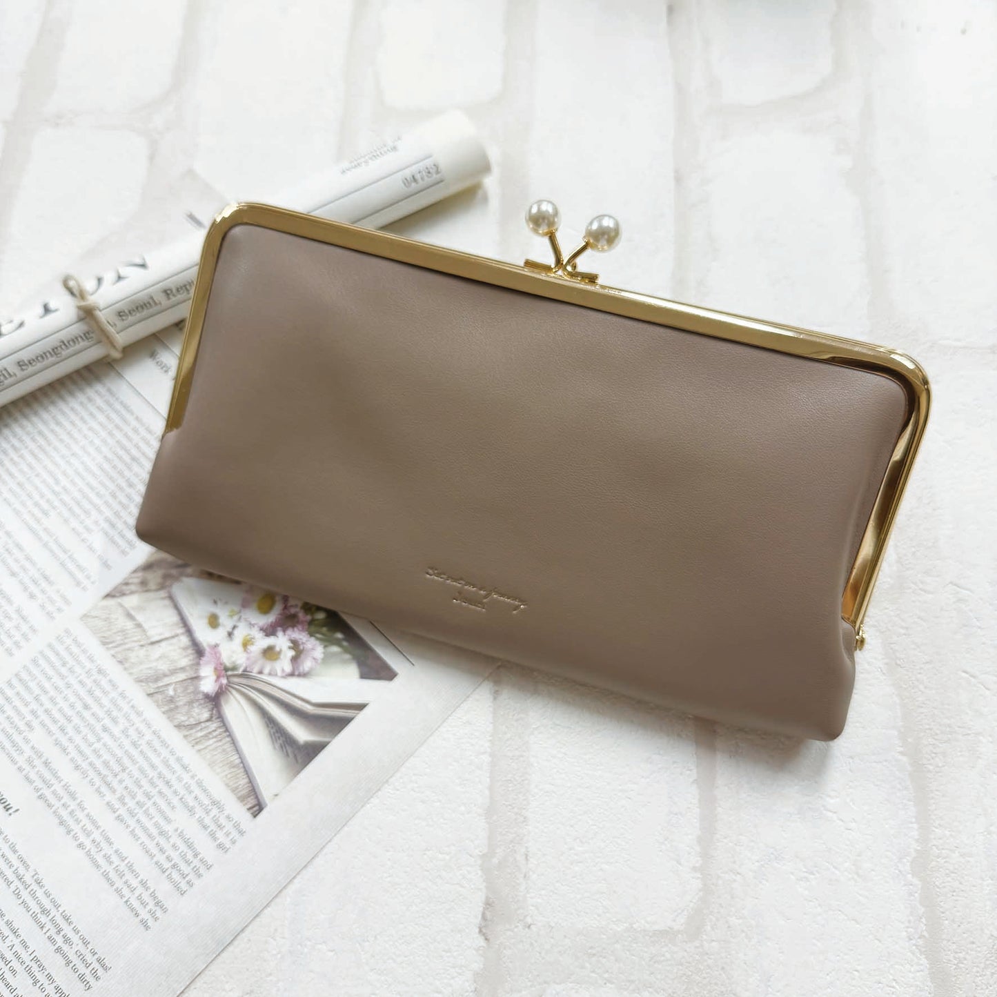 J7612 パールがま口長財布