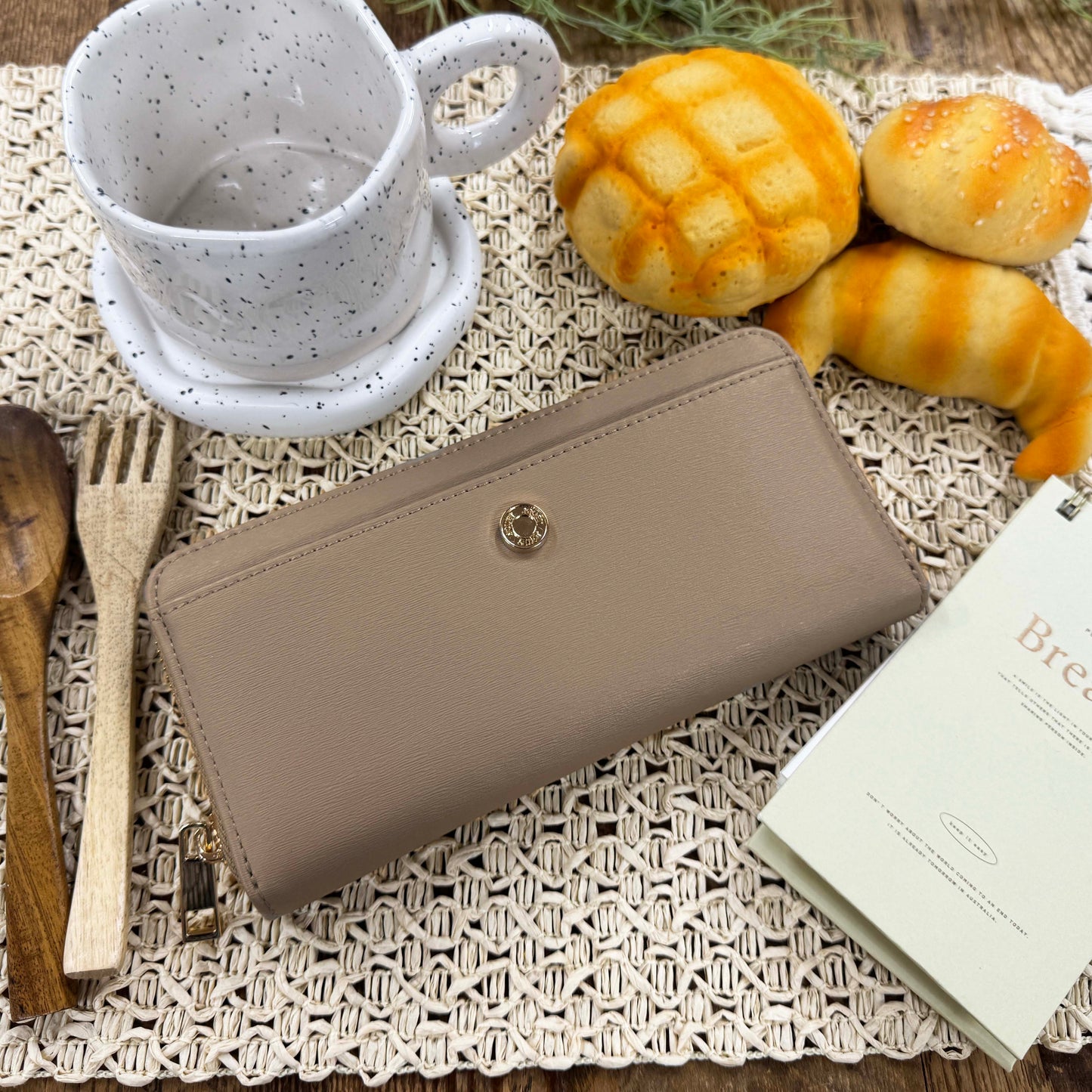 J7632 エンボスカシメ長財布