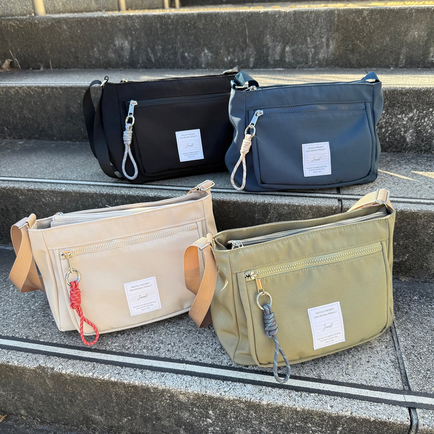 J7741 チャーム付きスクエアショルダー