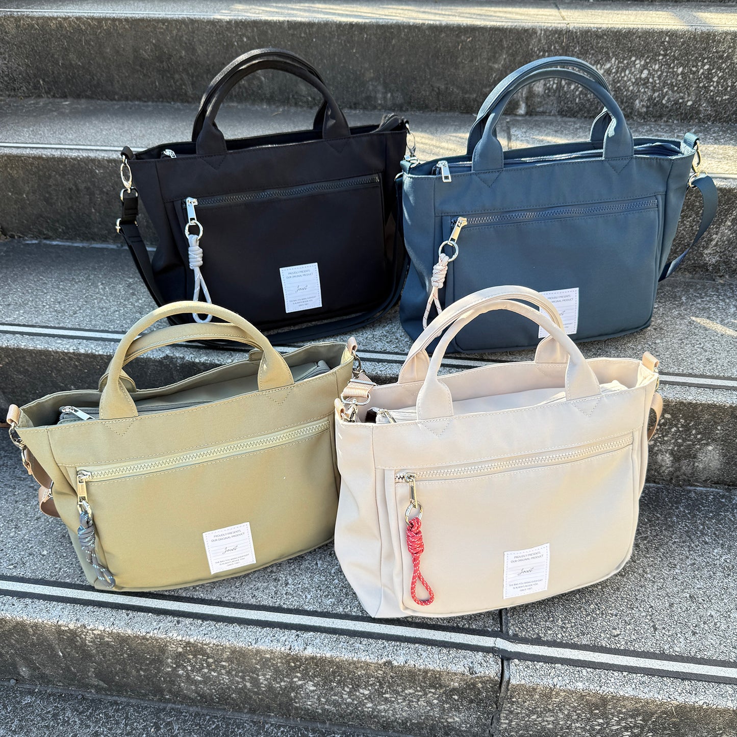 J7742 チャーム付きスクエア2WAYトート