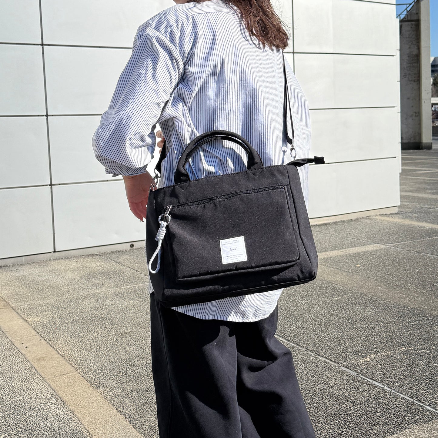 J7742 チャーム付きスクエア2WAYトート