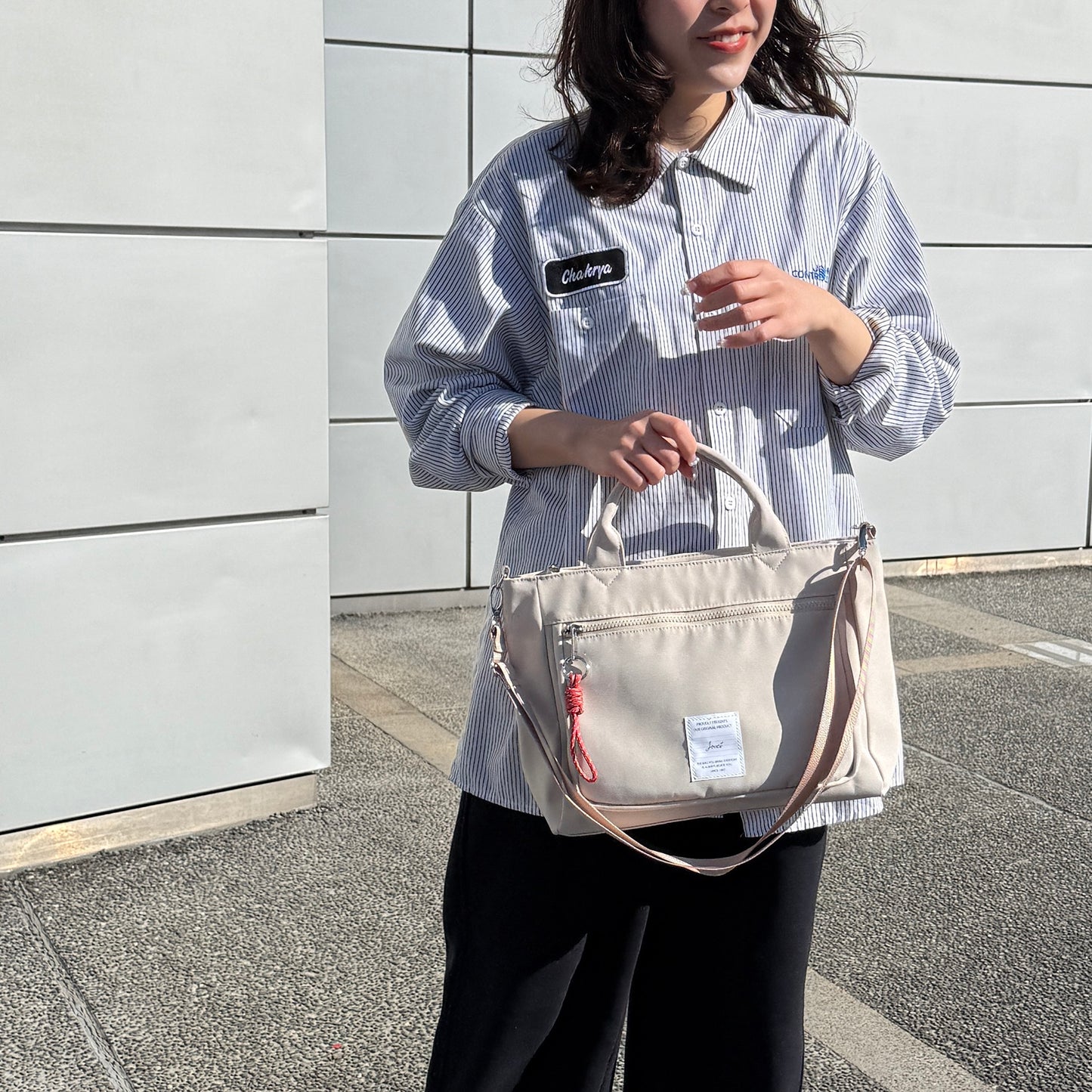 J7742 チャーム付きスクエア2WAYトート