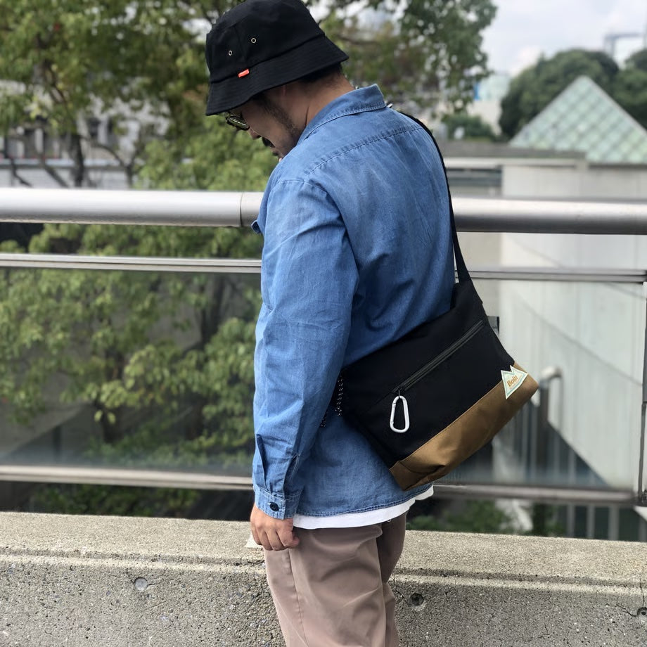 B8014 ミドルショルダーバッグ – 株式会社ビーム