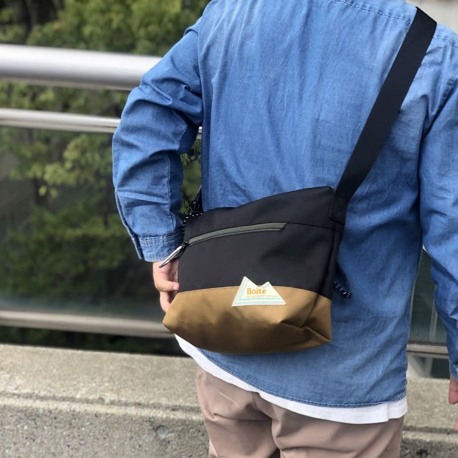 B8014 ミドルショルダーバッグ